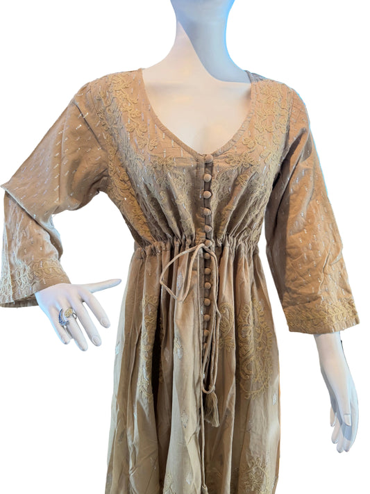 Embroid & Beige Trilce